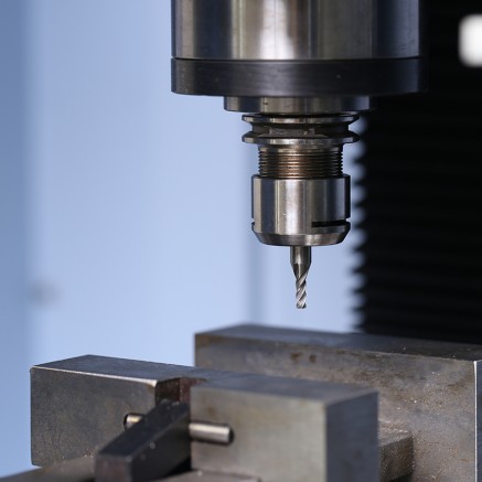 Small CNC Machine center VMC220 (4)