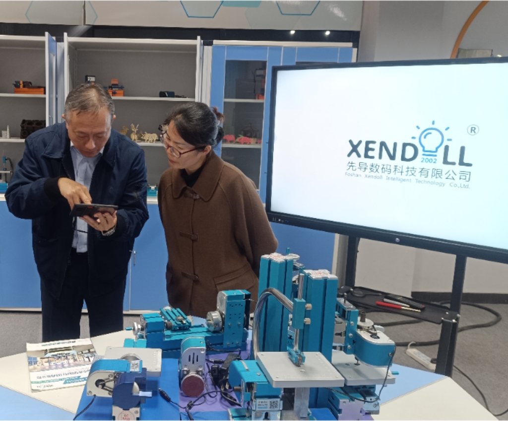 How is Milling Carried Out in a Lathe Machine?