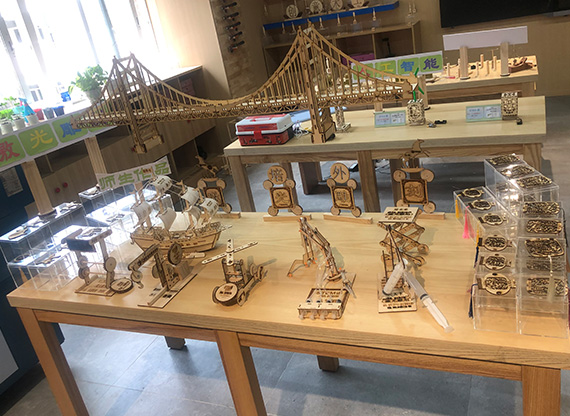 Laser engraving machines are suitable for personalized customization